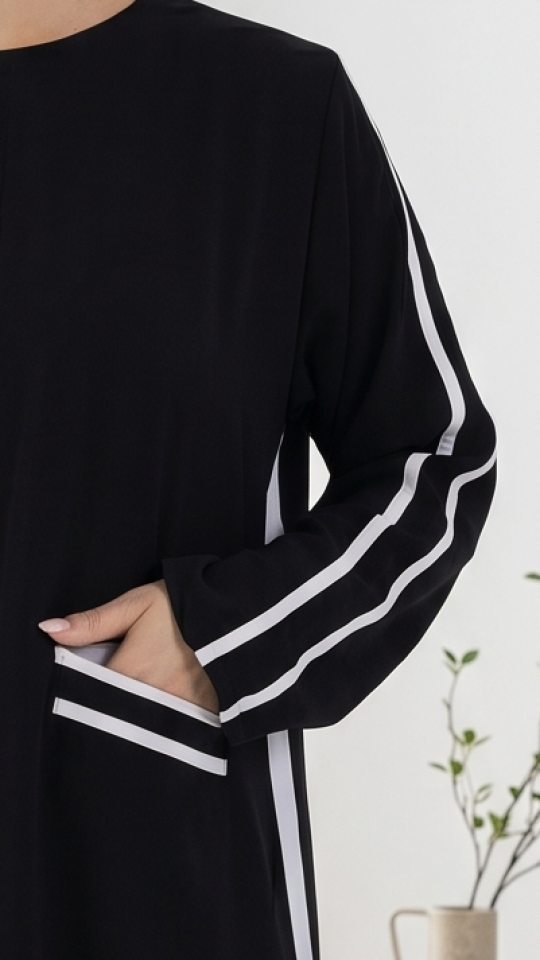 Mahra Stylish Abaya In Black