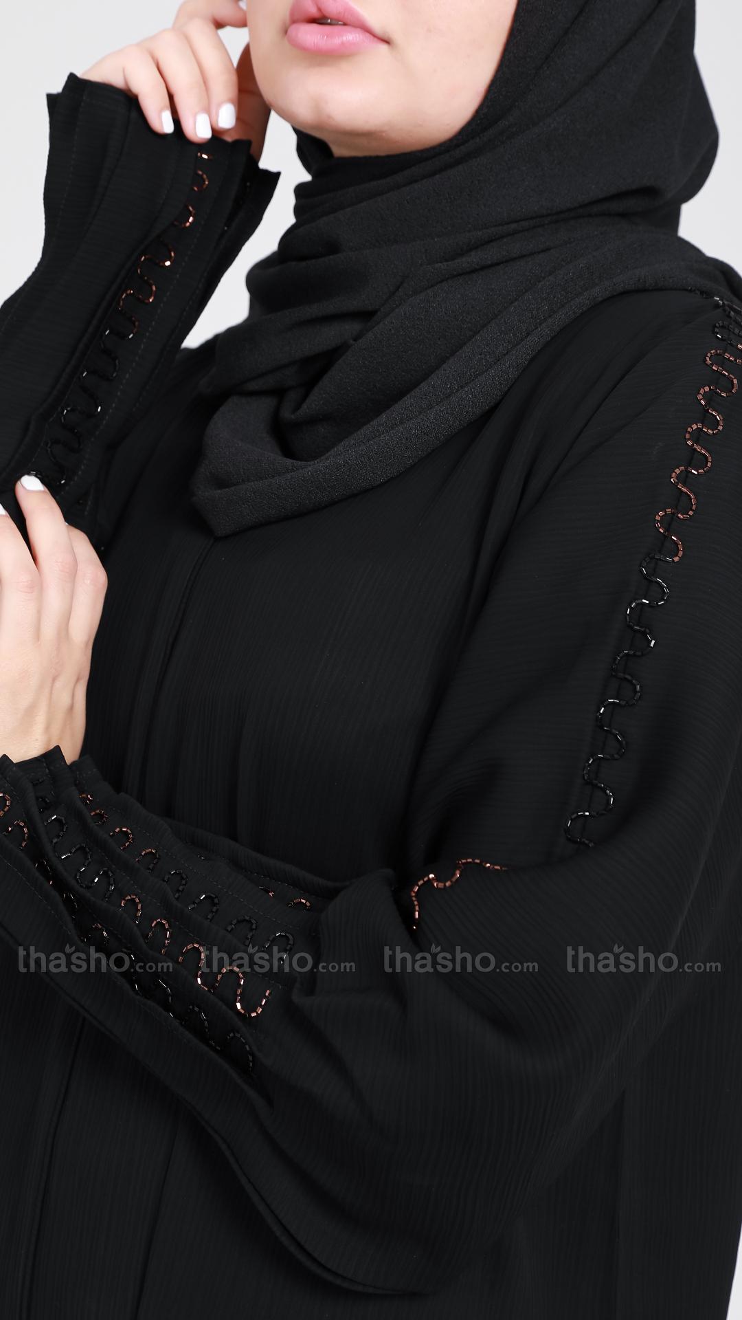 Black Zoom Simple Abaya with Handwork on the Sleeves 