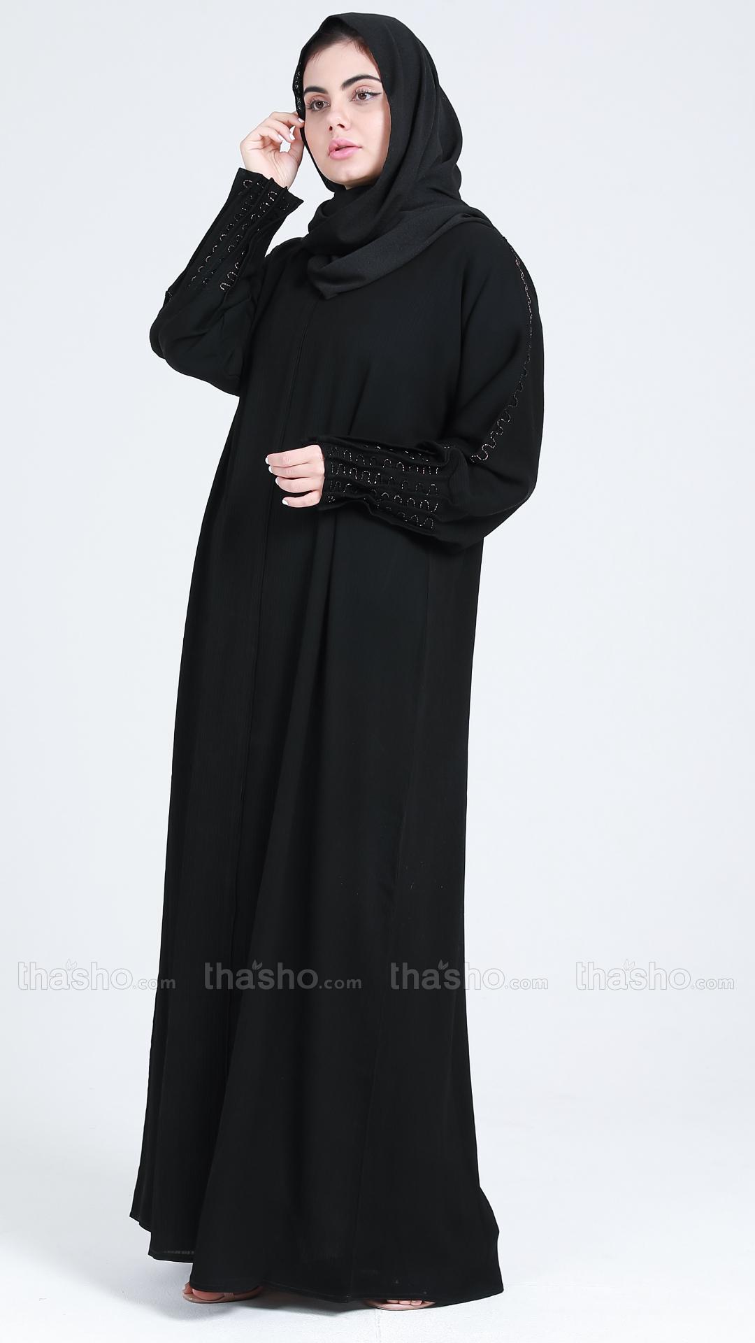 Black Zoom Simple Abaya with Handwork on the Sleeves 